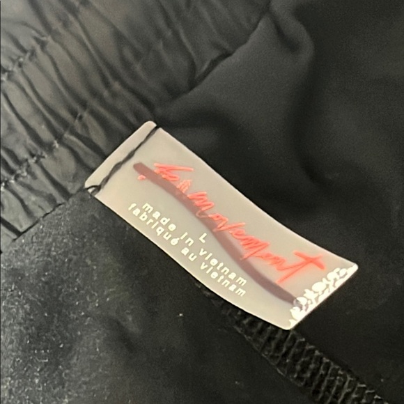 Free People Movement - Playoff Shorts Size Large - Picture 8 of 16